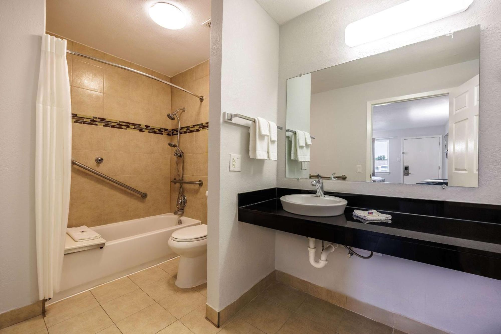 Studio 6 Fort Worth, Tx - Stockyards East Экстерьер фото