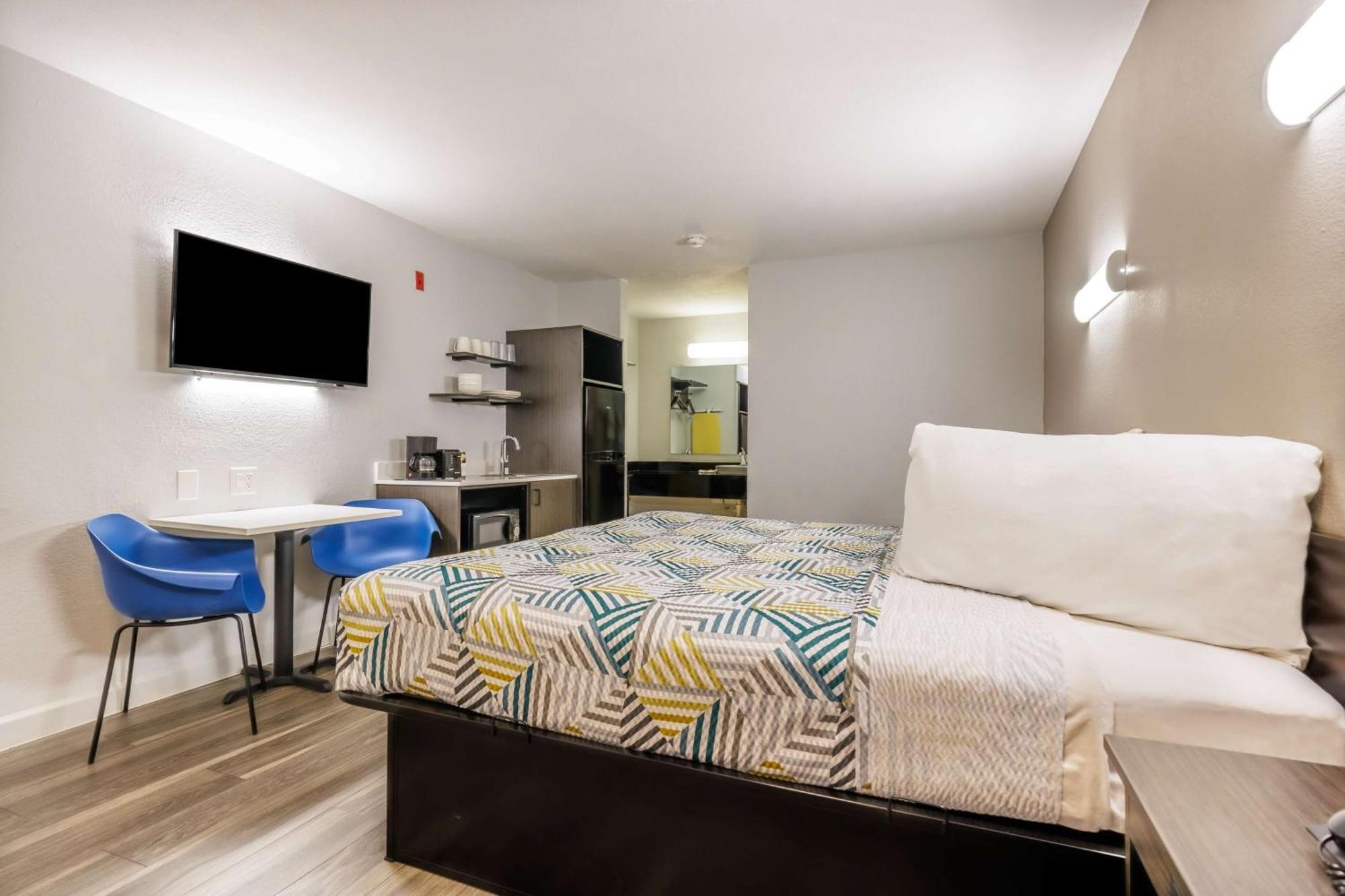 Studio 6 Fort Worth, Tx - Stockyards East Экстерьер фото