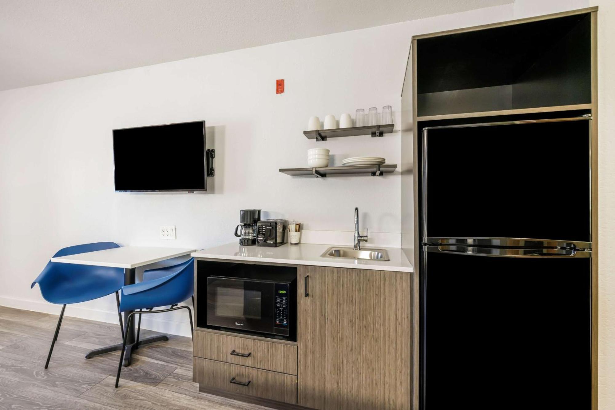 Studio 6 Fort Worth, Tx - Stockyards East Экстерьер фото